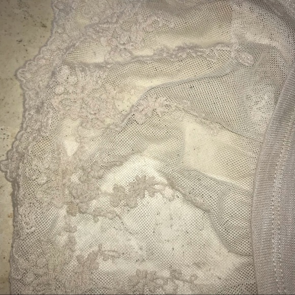 🍋 Love on a Hanger sweater with lace trim Small - Picture 7 of 7